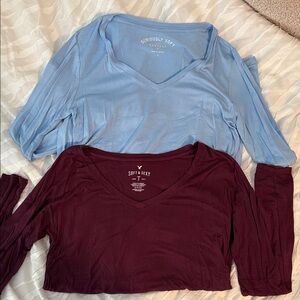 Aerie V-Neck long sleeves - Light Blue and Deep Burgundy